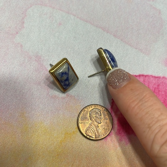 Blue/white vintage earrings 🌺 - Picture 3 of 4